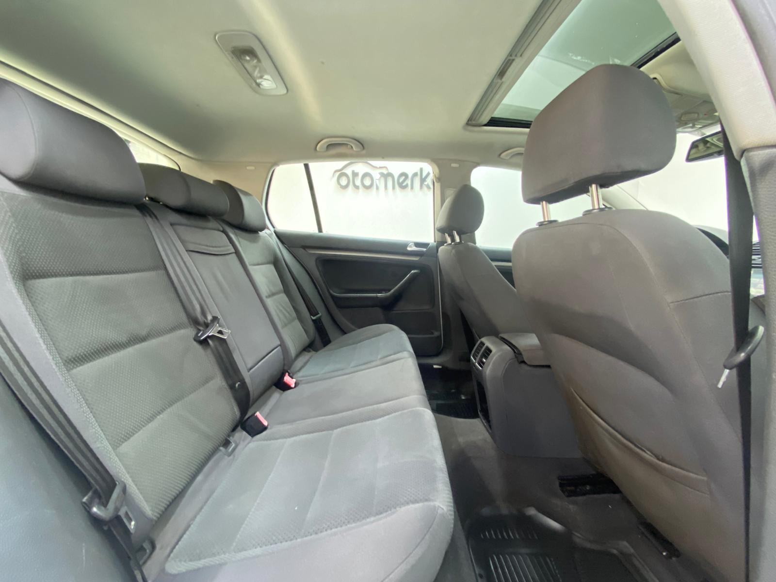 VOLKSWAGEN GOLF 23